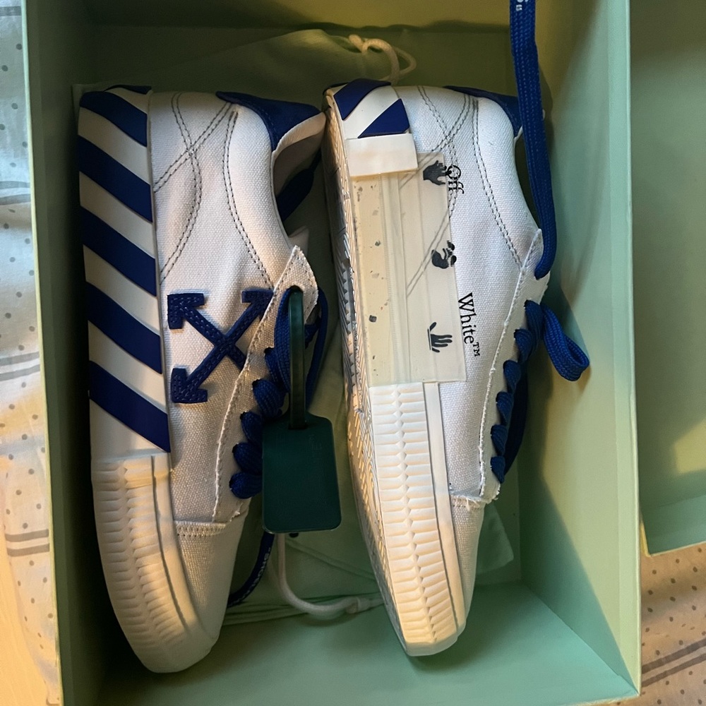 Brand new blue offwhites